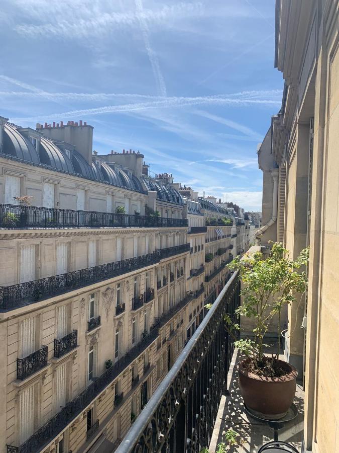 4 Bedroom Luxury Eiffel Tower Appartement