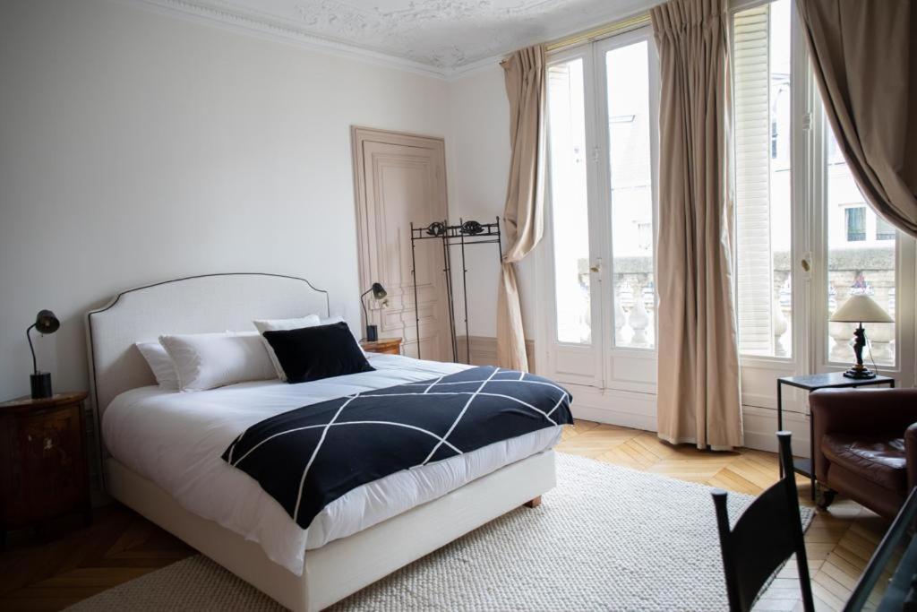 4 Bedroom Luxury Eiffel Tower Appartement Parijs