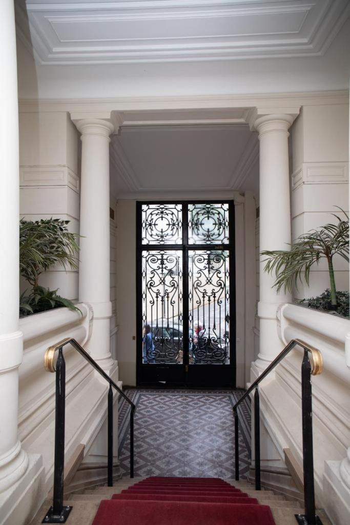 4 Bedroom Luxury Eiffel Tower * Parijs